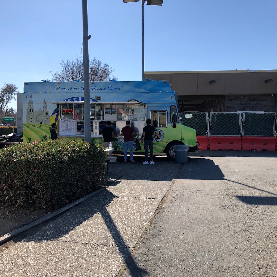 Los Cuates Taco Truck 3