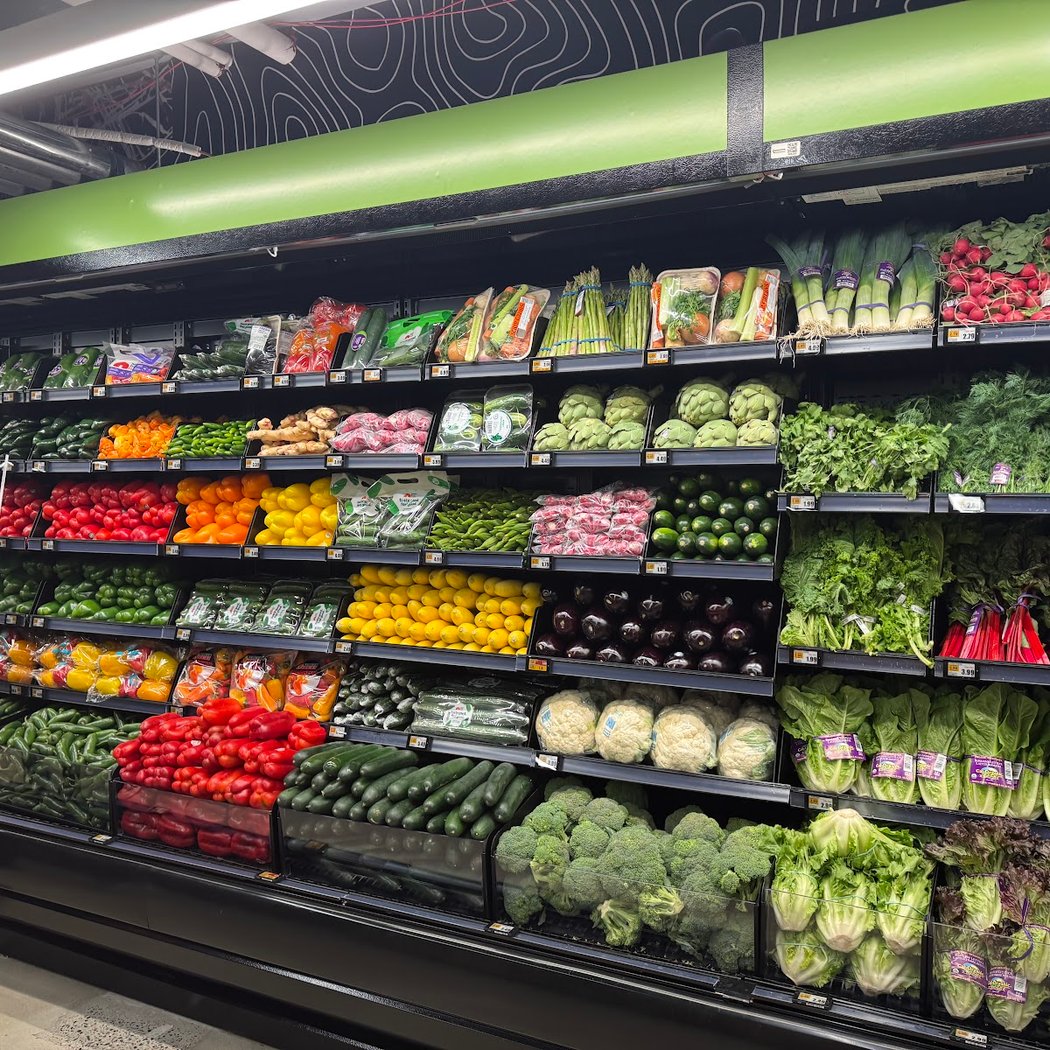The Fresh Grocer of Fulton St. 1
