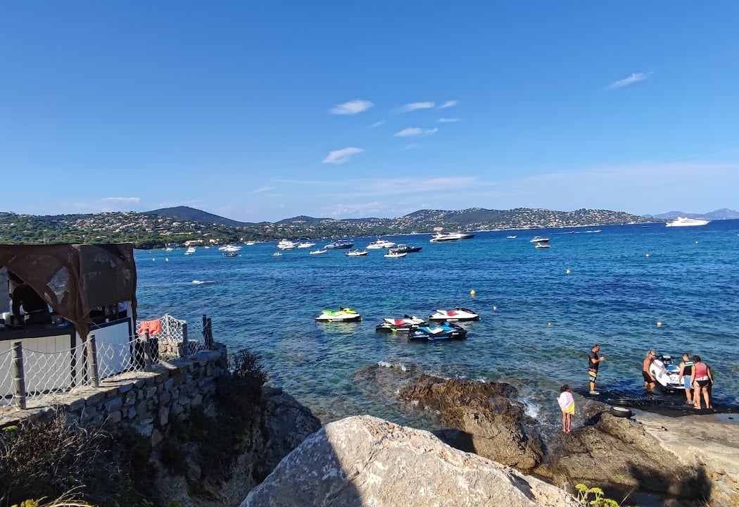 The Sea Horse - Rentals & hiking jet skiing 2