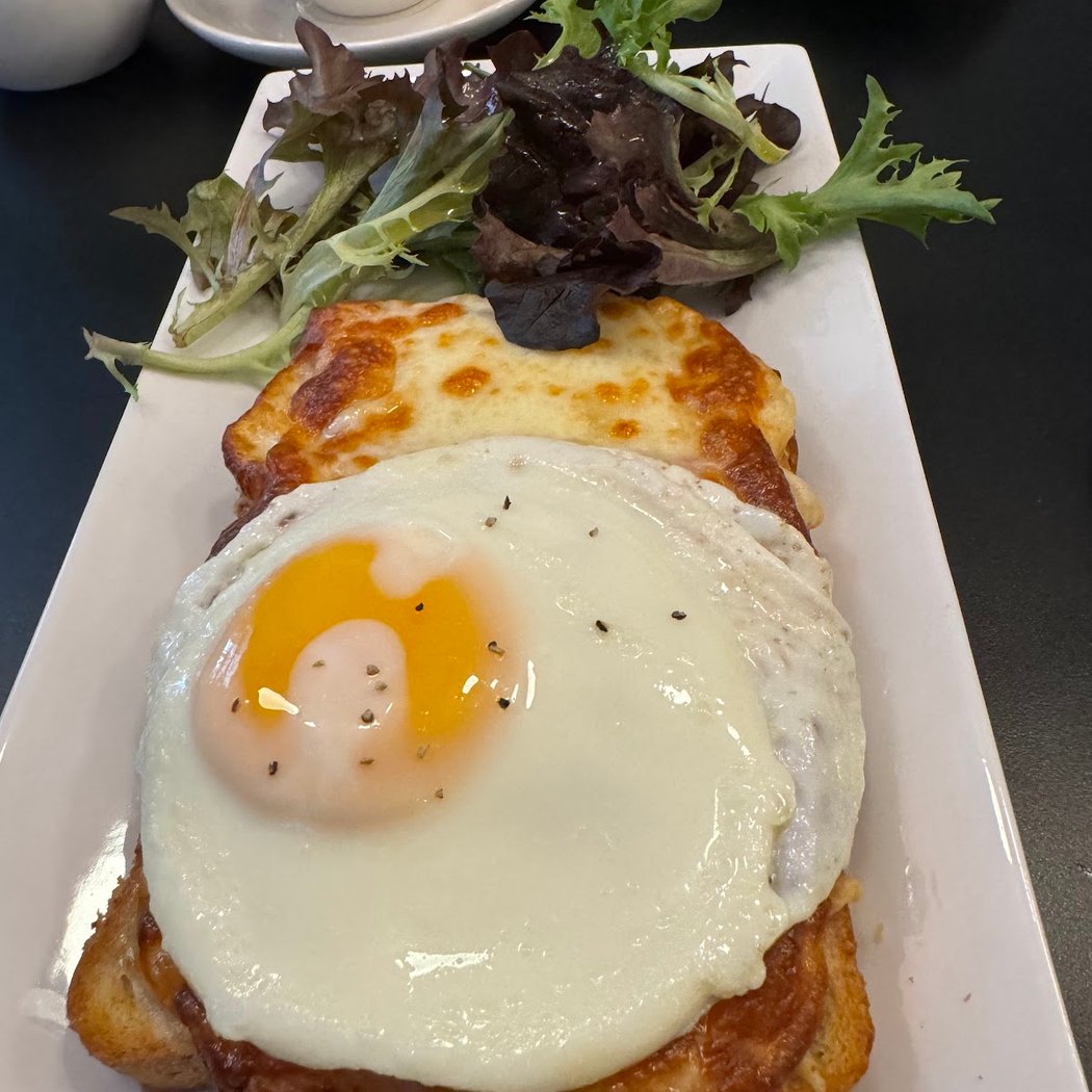 Madame Bonté Café 4