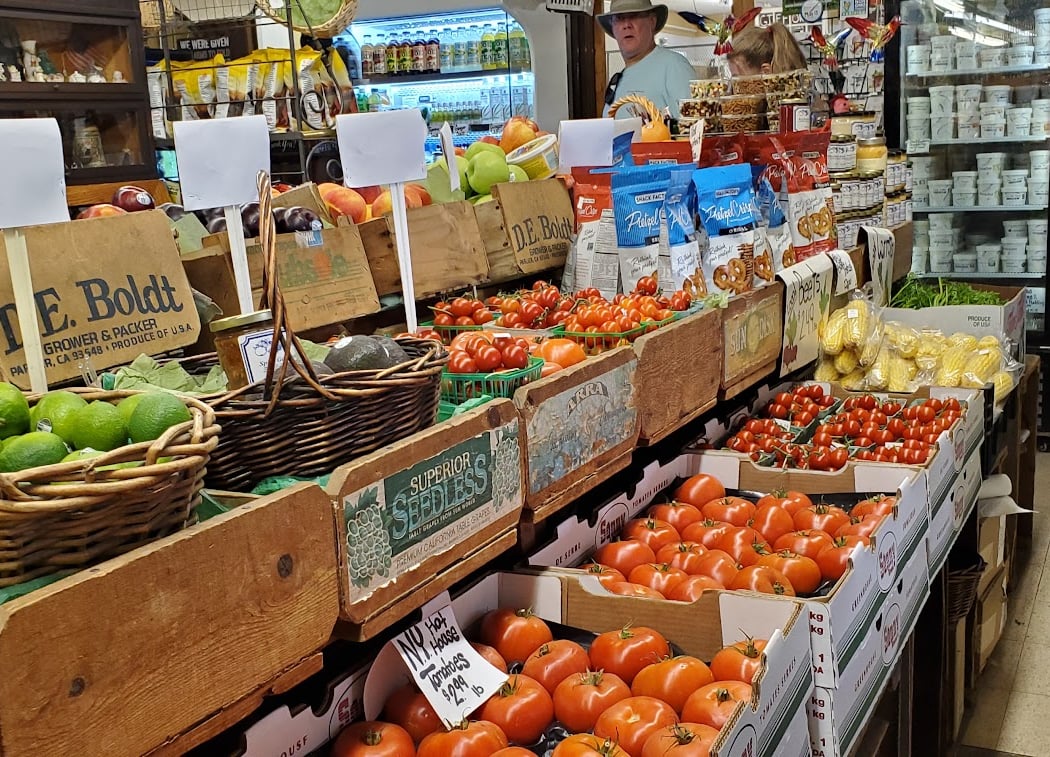 Auntie El's Farm Market 3