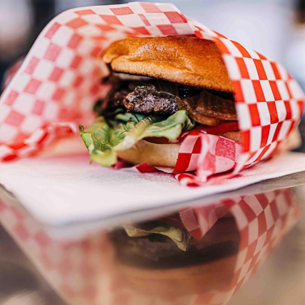Burger Avenue Food truck 1