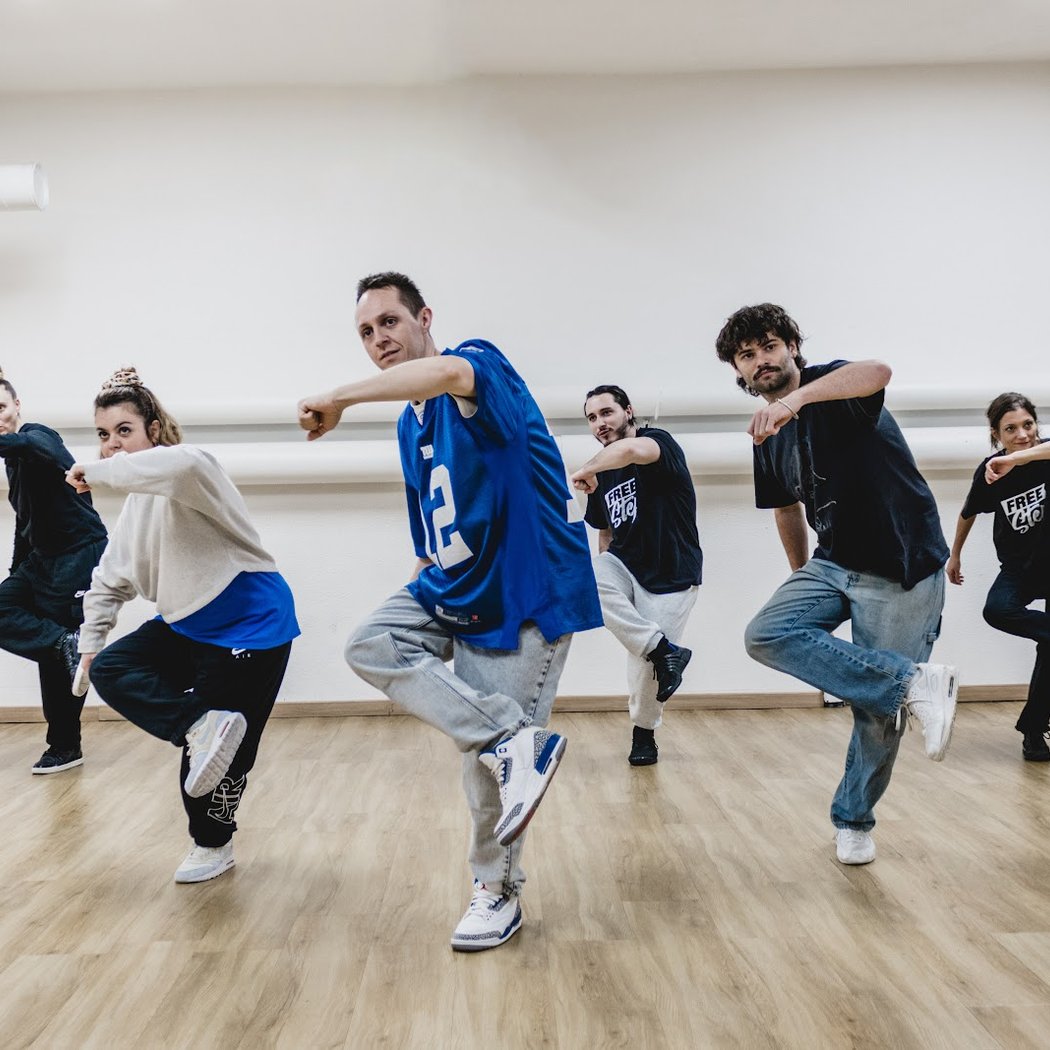 Dance School Free Step 2