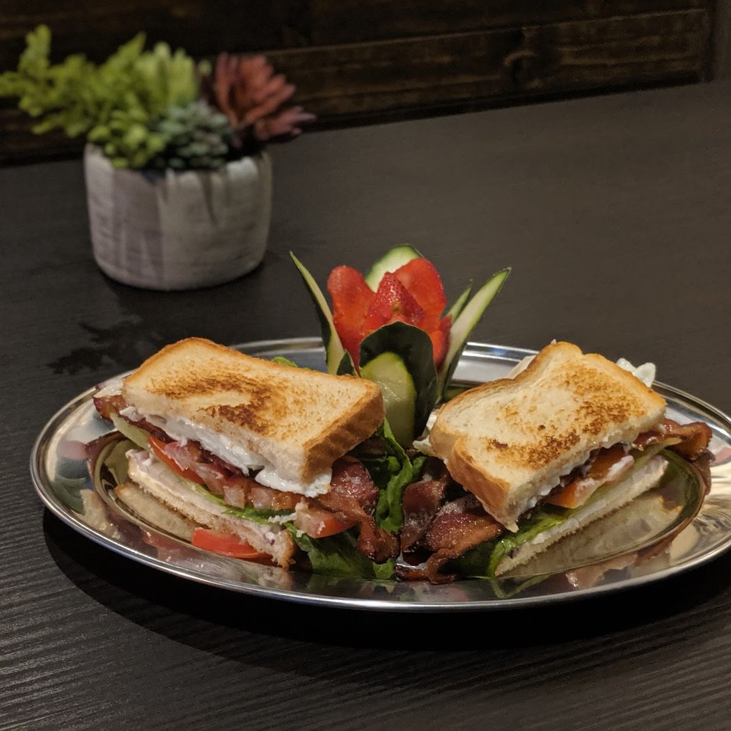 Frank's Sports Bar & Grill 3