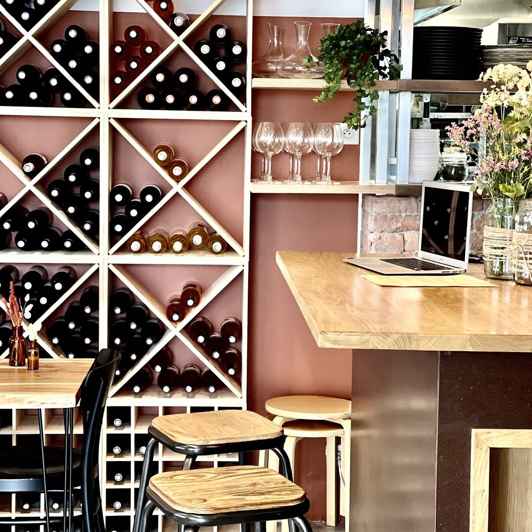 ahpe Restaurant 4