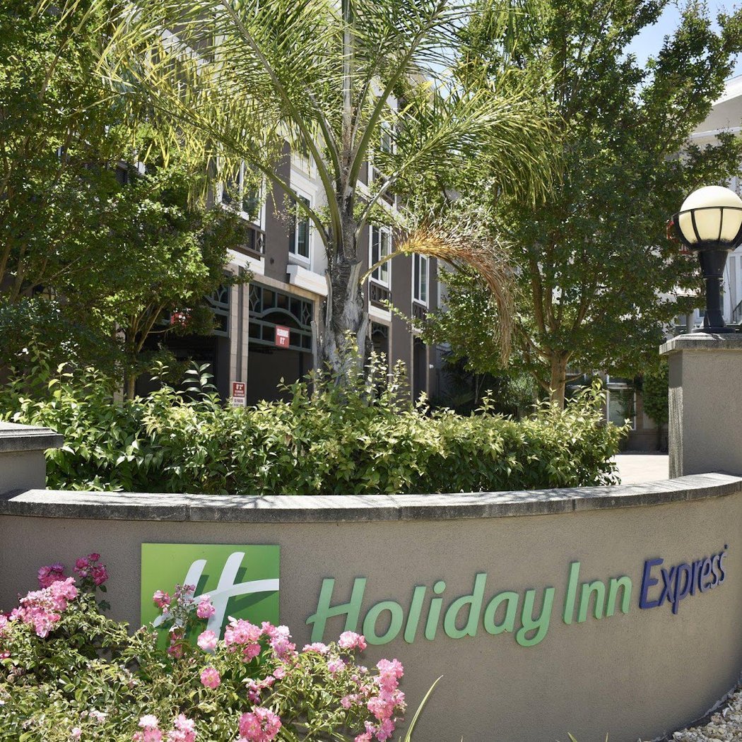 Holiday Inn Express Windsor Sonoma Wine Country by IHG 1