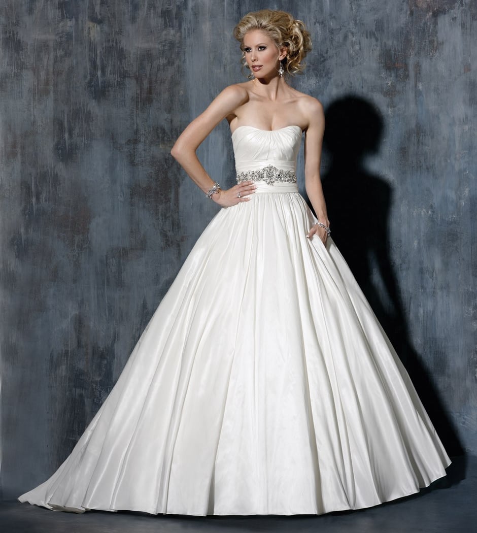 CELEBRACION Bridal & Tuxedo 3