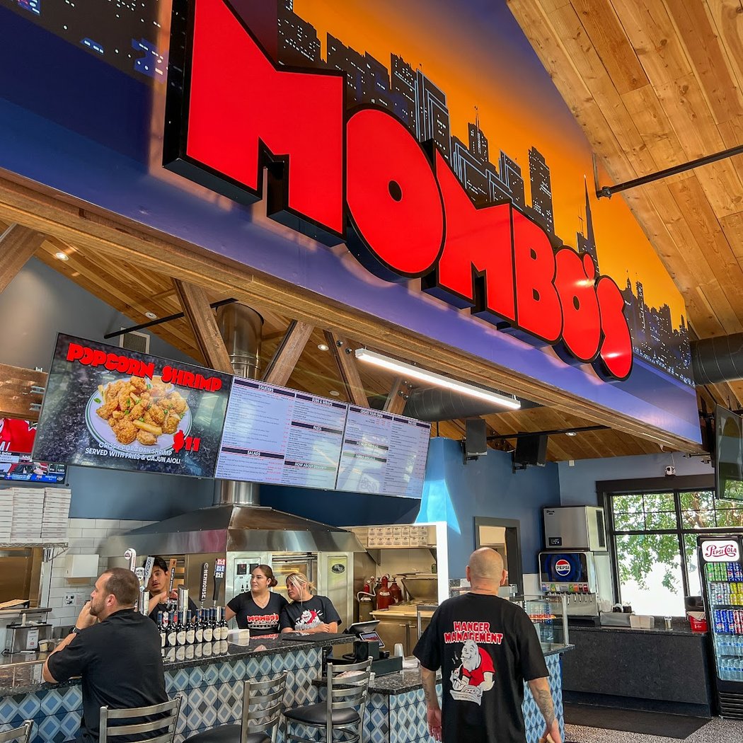 Mombo's Pizza 2