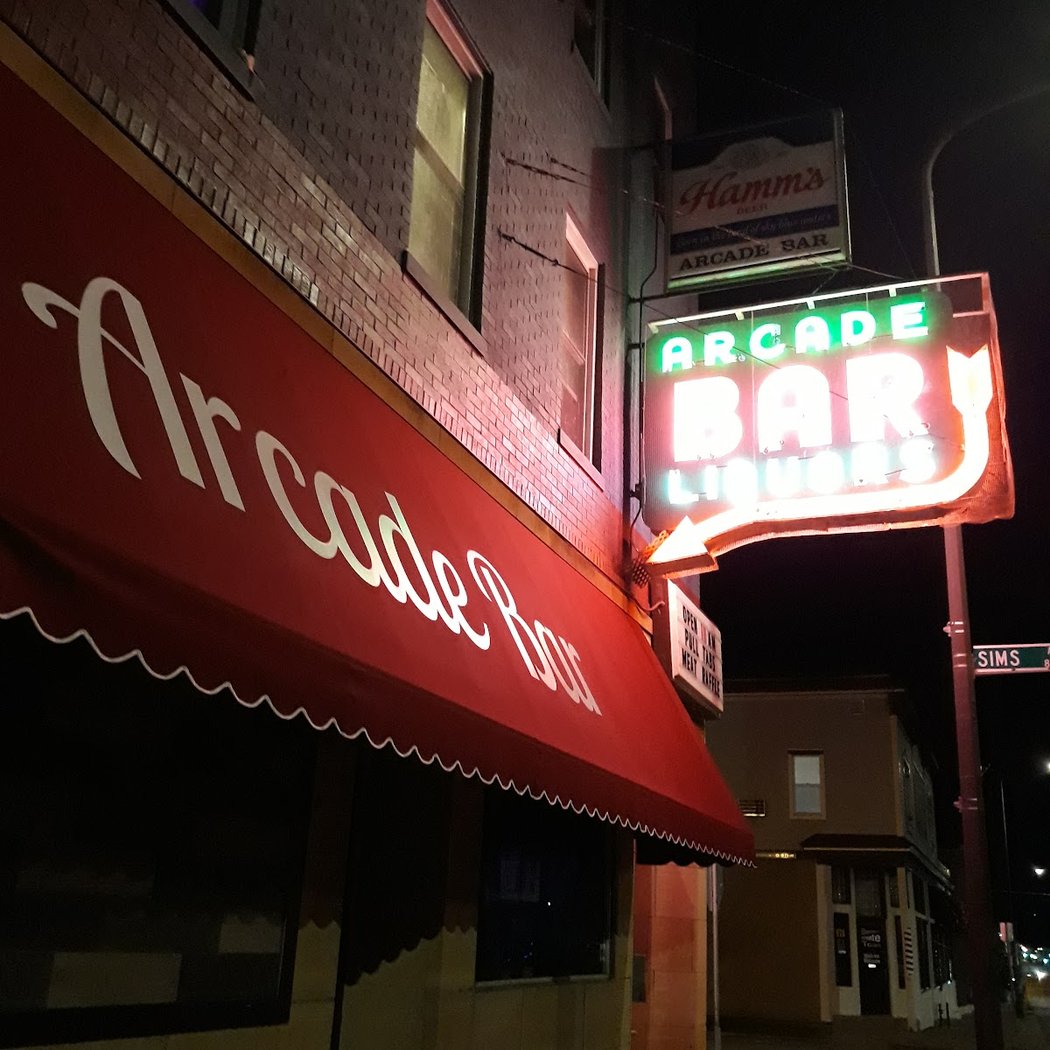 Arcade Bar 1