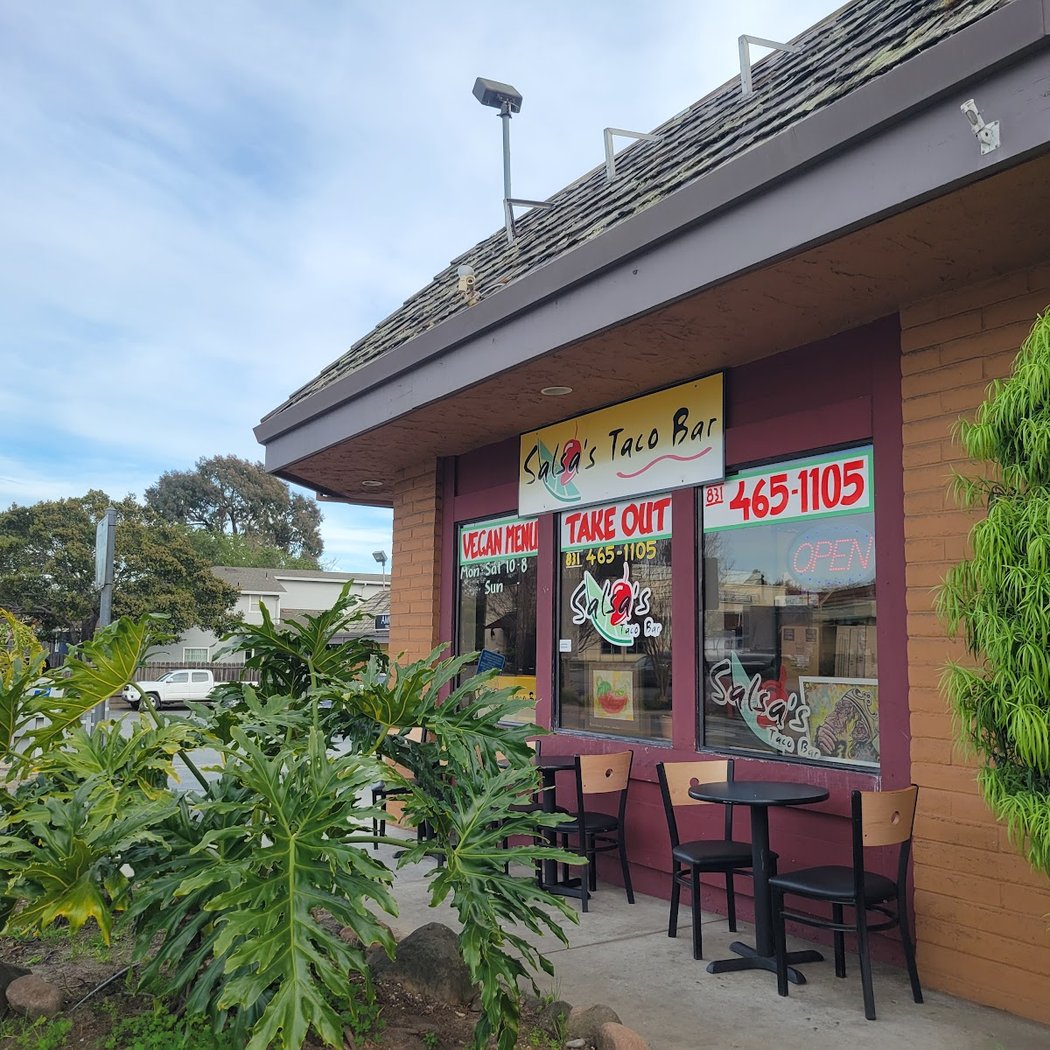 Salsas Taco Bar 3