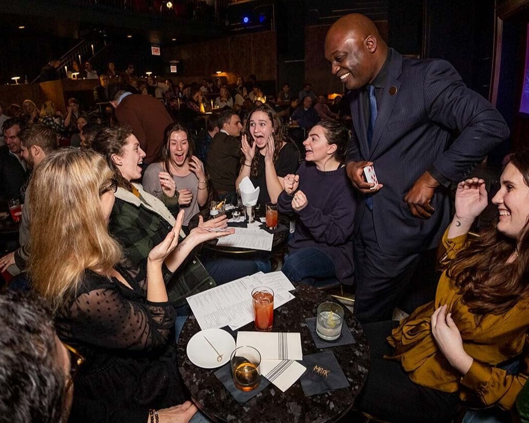 Chicago Magic Lounge — Signature Show & Performance Bar 1