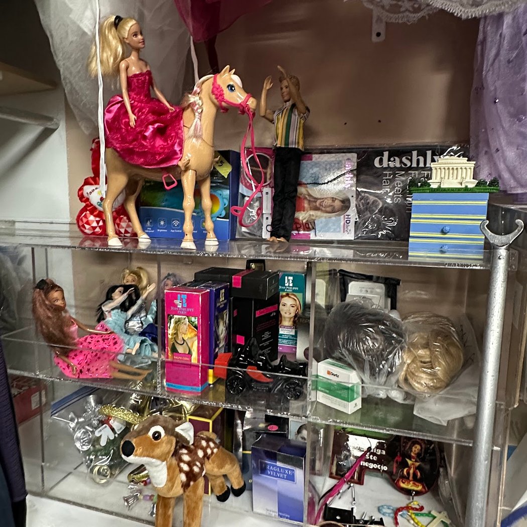 Loly’s Thrift 1