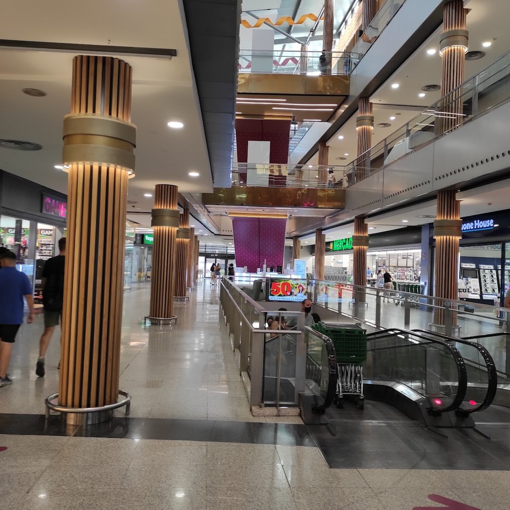Centro Comercial Metromar 2