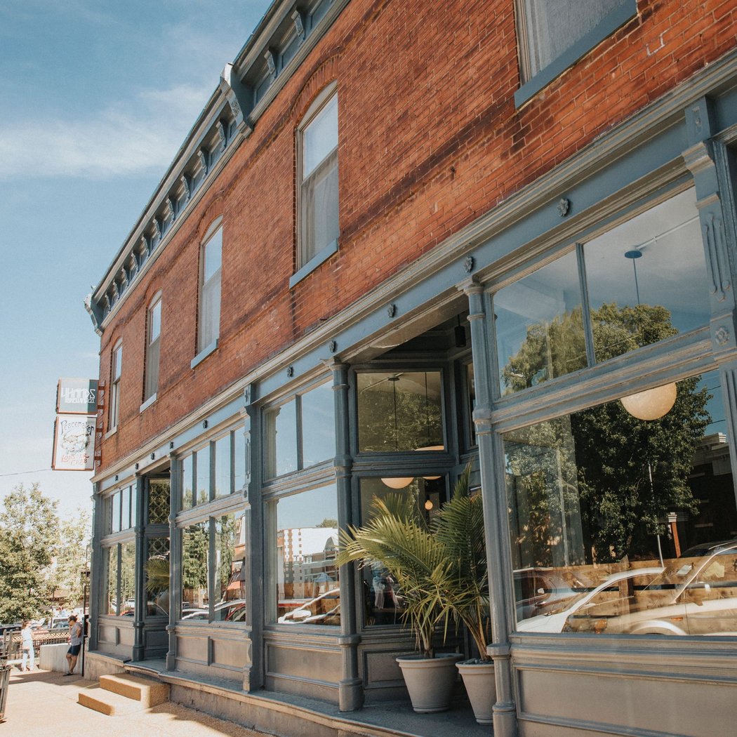 4 Hands Brewing Company 3