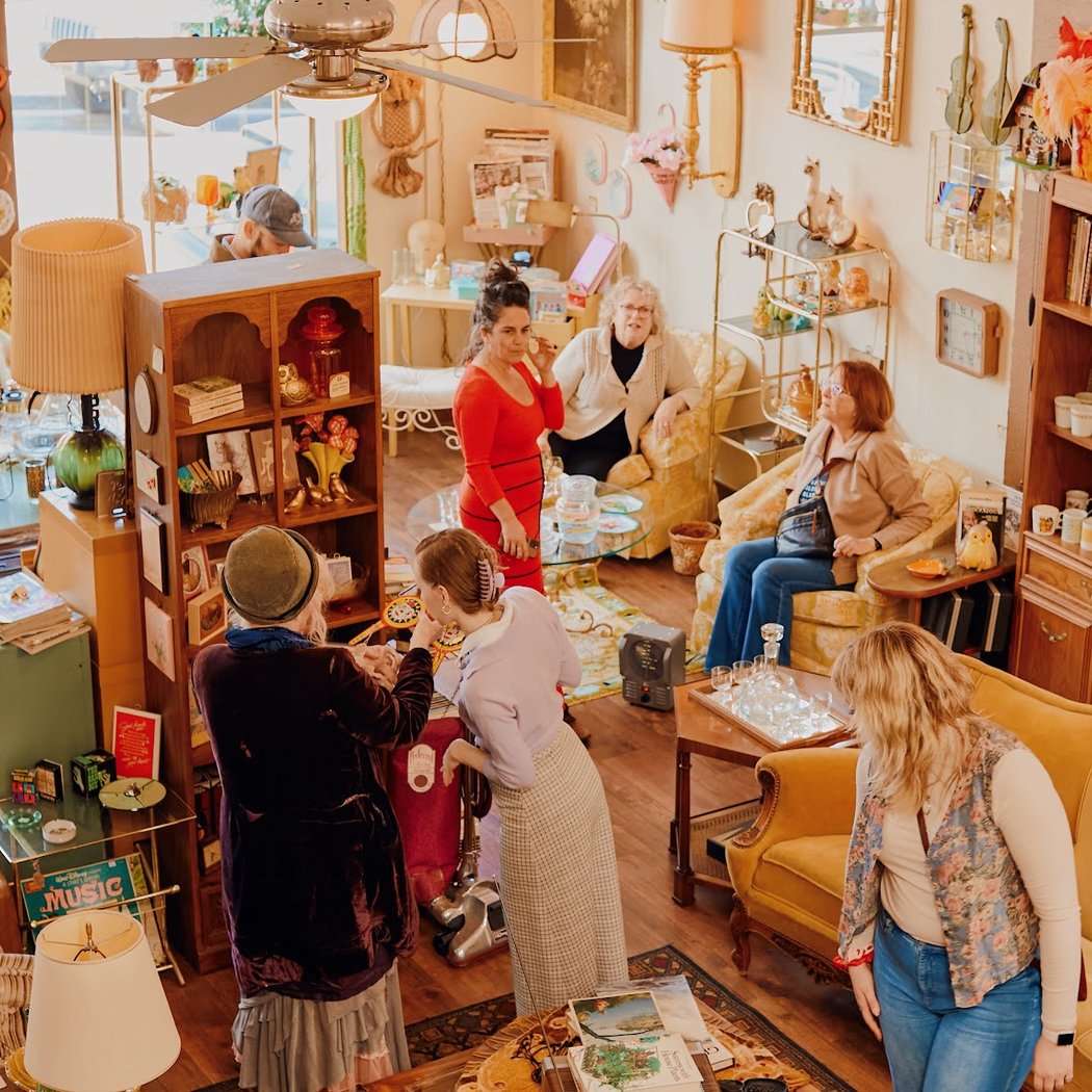 The Cat Vintage & Antiques 3