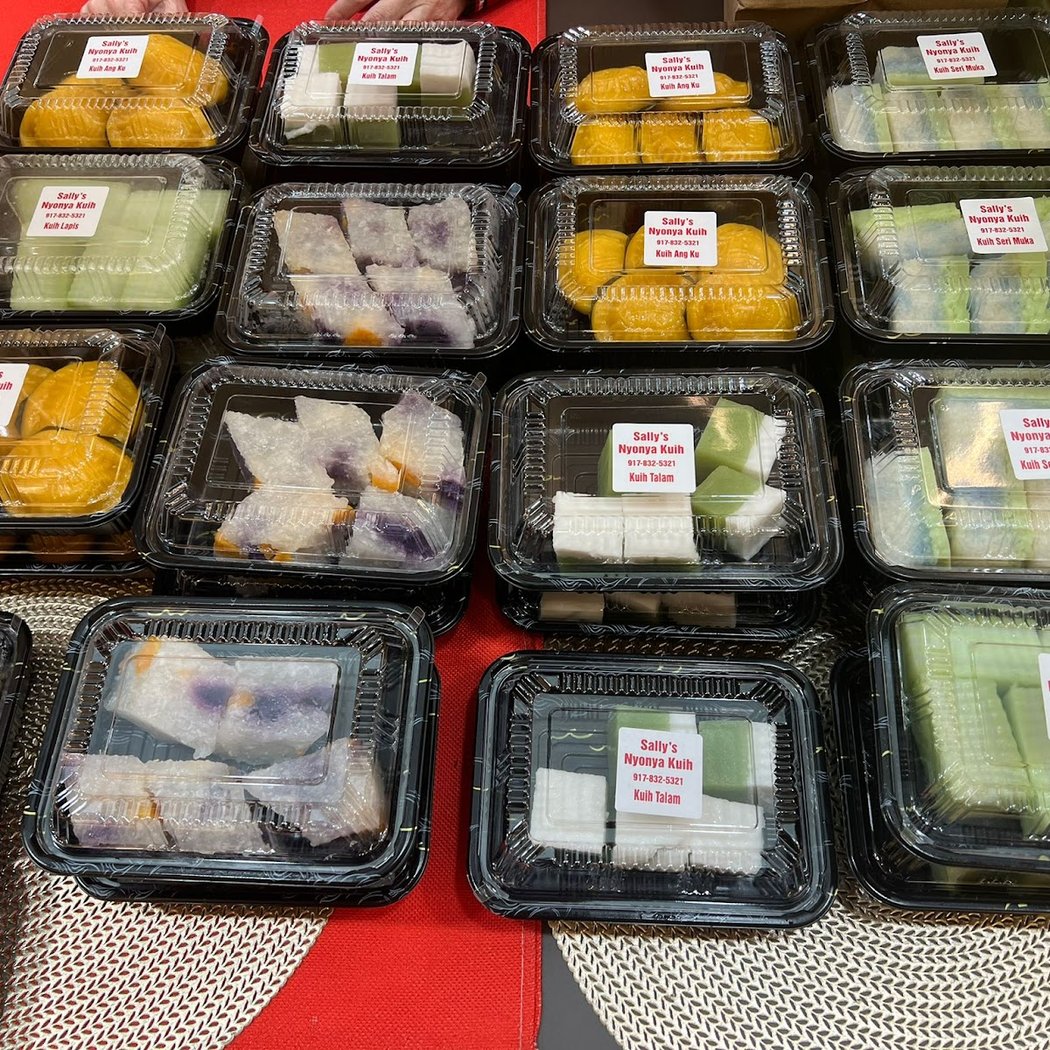 Sally’s Kuih Bahulu - Specialty Dessert, Southeast Asian, Malaysian, Singaporean Cakes and Cookies 4