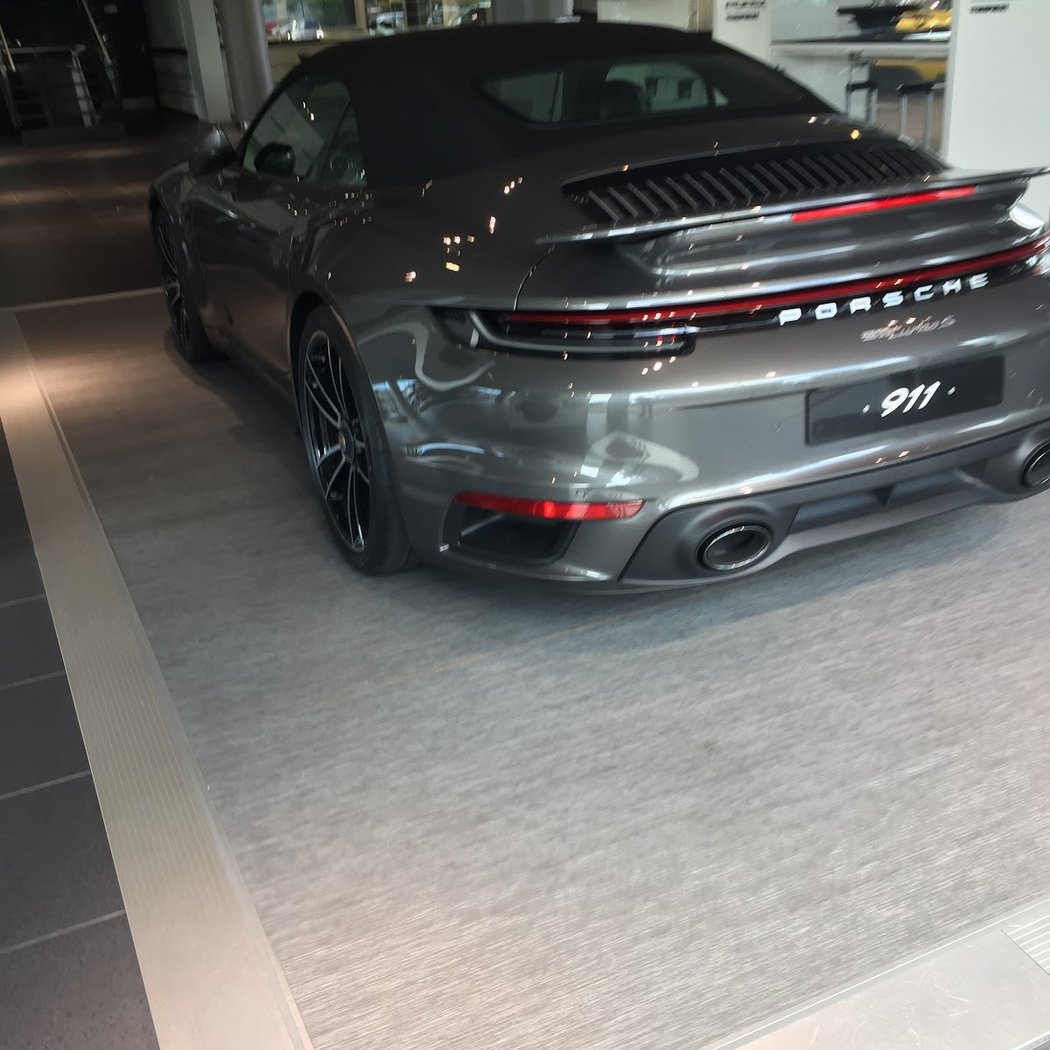 Porsche Drive Centre Porsche Paris Vélizy 2