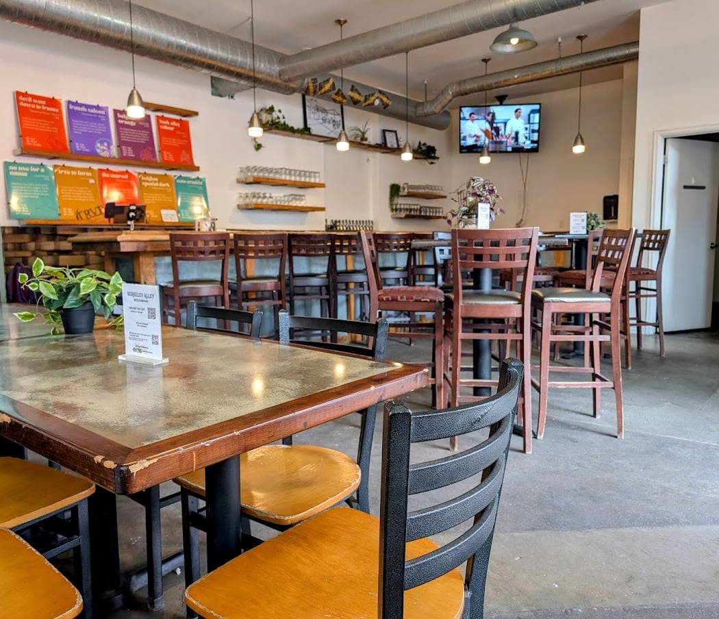 Alley Brews Brewery & Coffee Shop 3