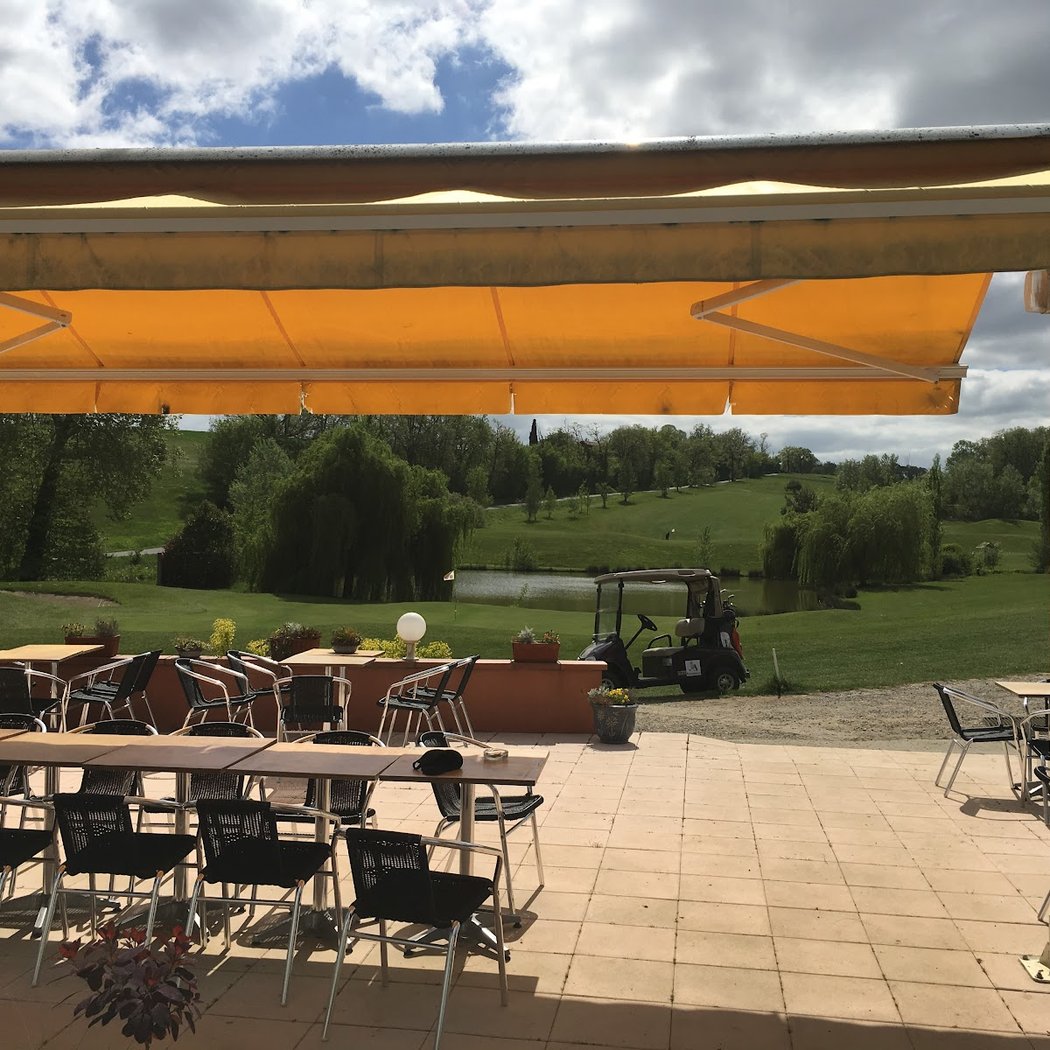 Golf Barbet Club House 2