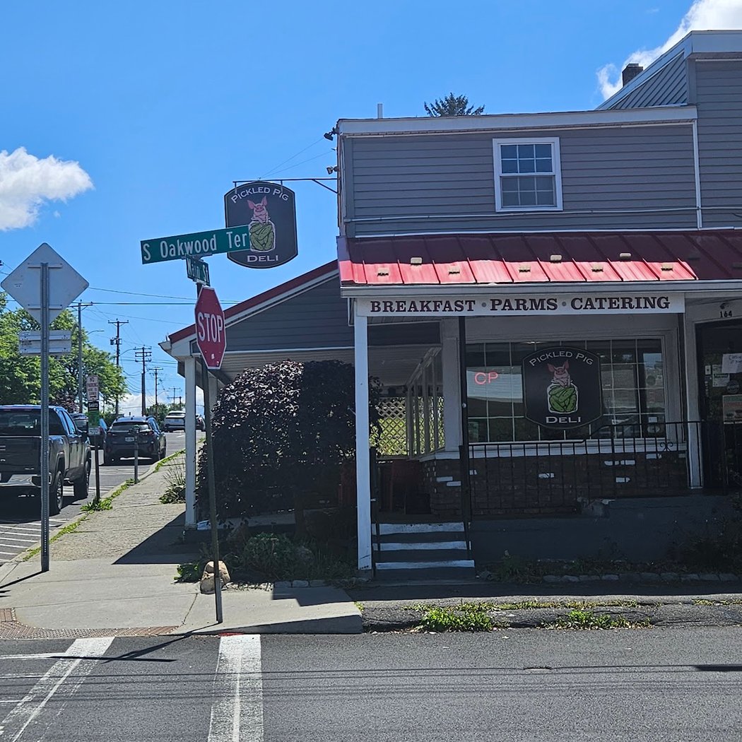Pickled Pig Deli 2