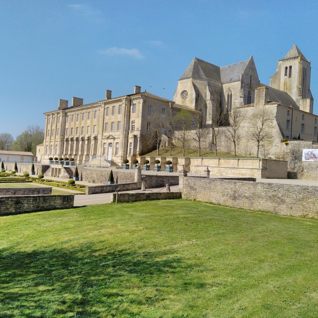Abbaye Royale de Celles-sur-Belle 3