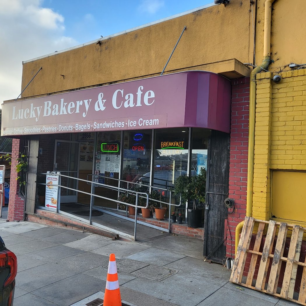 Lucky's Bakery & Cafe 2