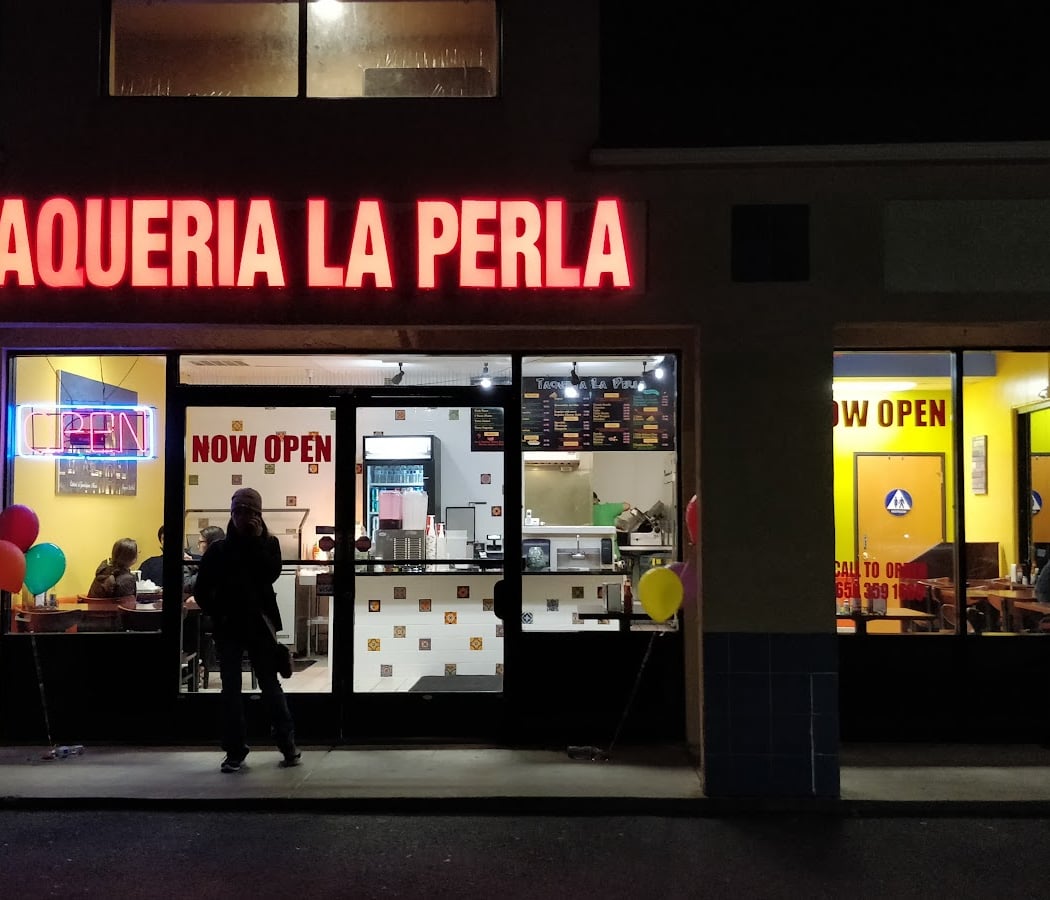 Taquería La Perla 2