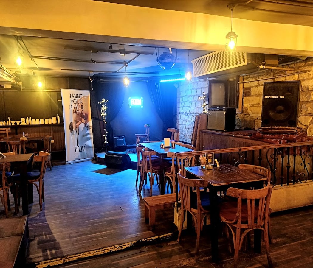 Room Art Space & Cafe - Garden City 2