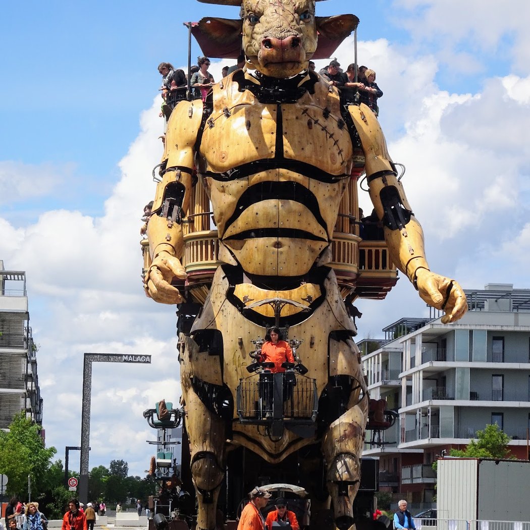 Le Minotaure 1