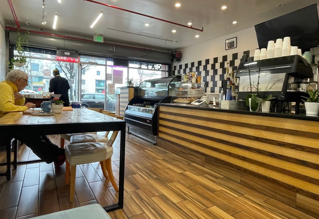 Nunu's Cafe 2