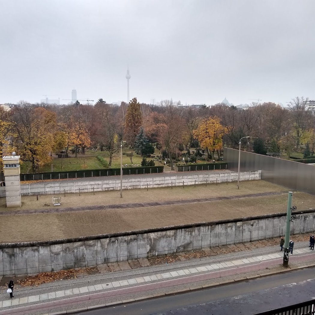 Die Bernauer Straße nach dem Mauerbau 3