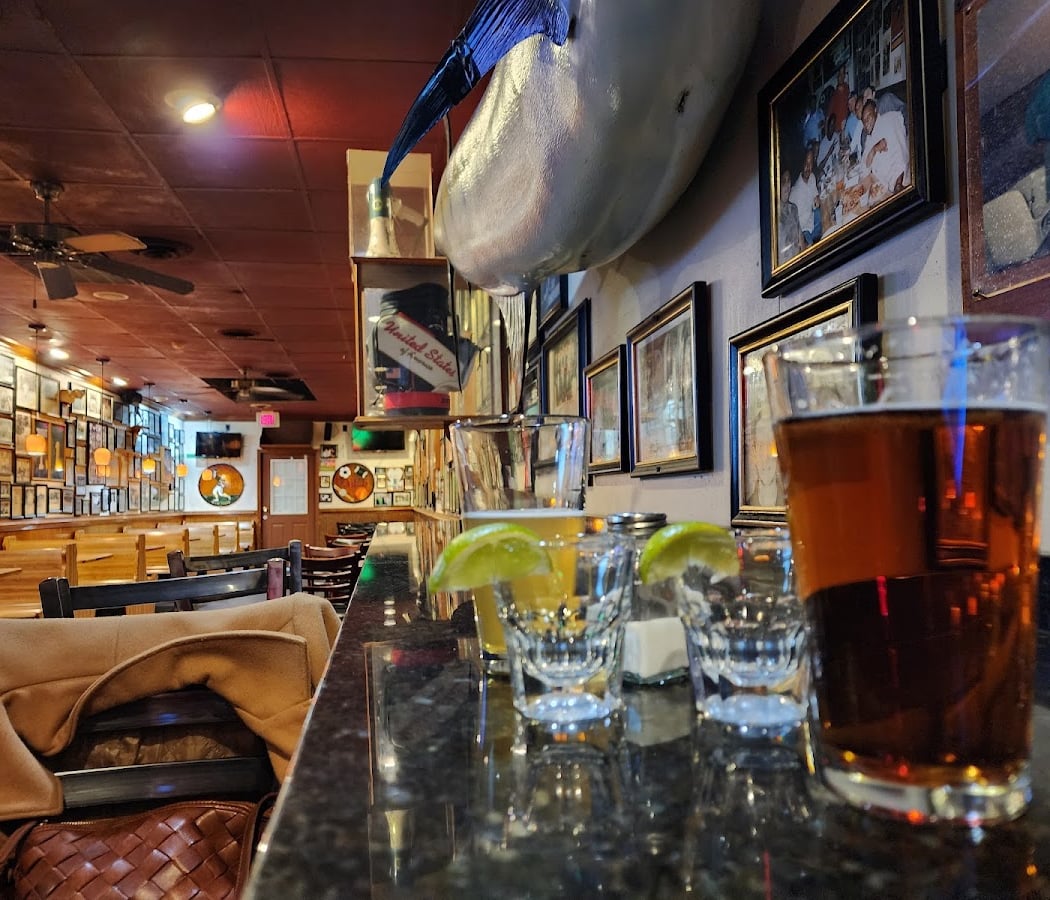 Paul's Deli Restaurant 2