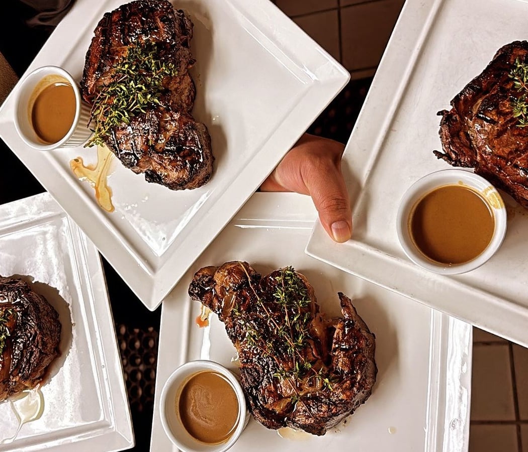 Wolf & Lamb Steakhouse 2