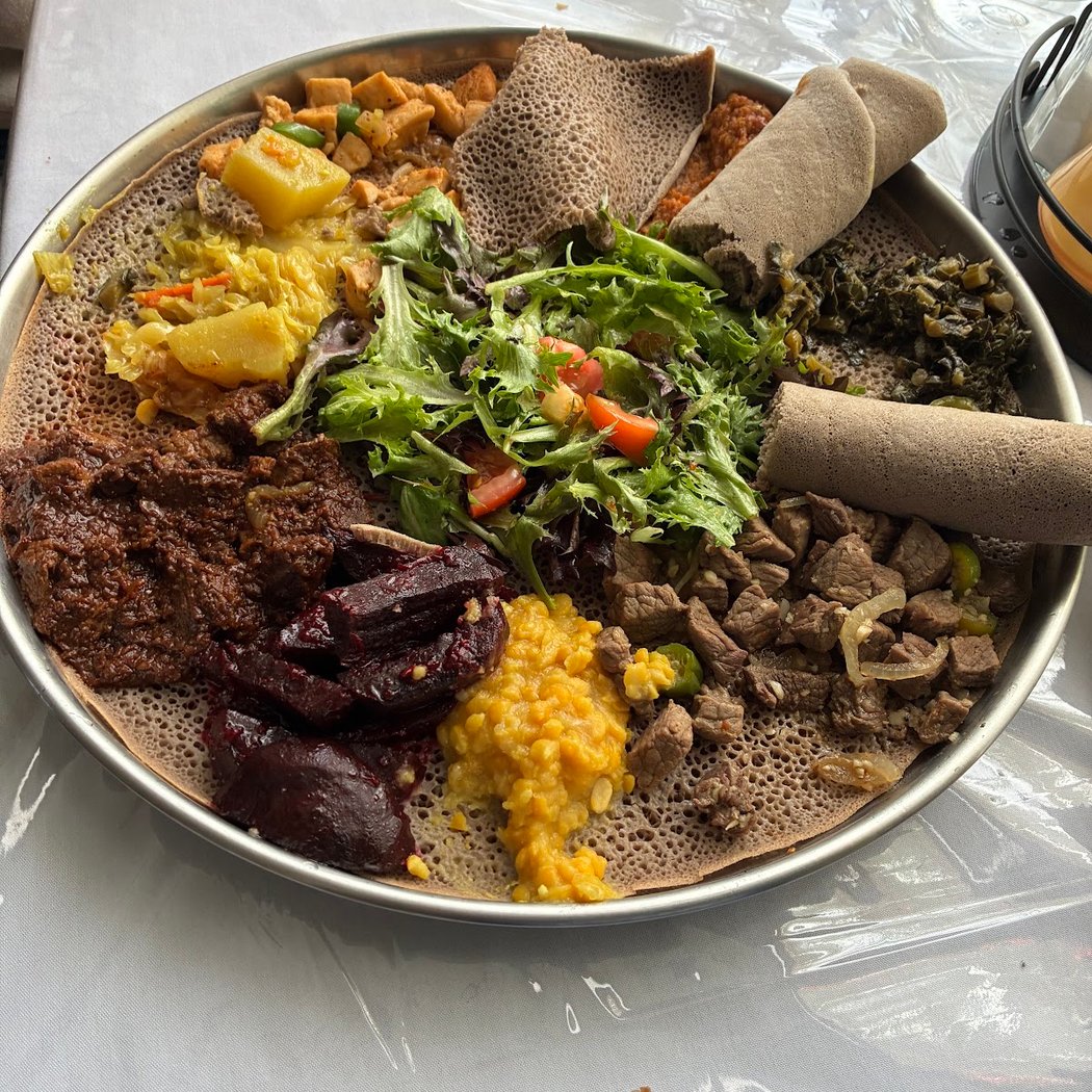 ADMAS ( ፒያሳ ) ETHIOPIAN and ERITREAN RESTAURANT 3