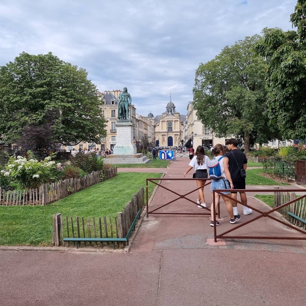 Place Hoche 4