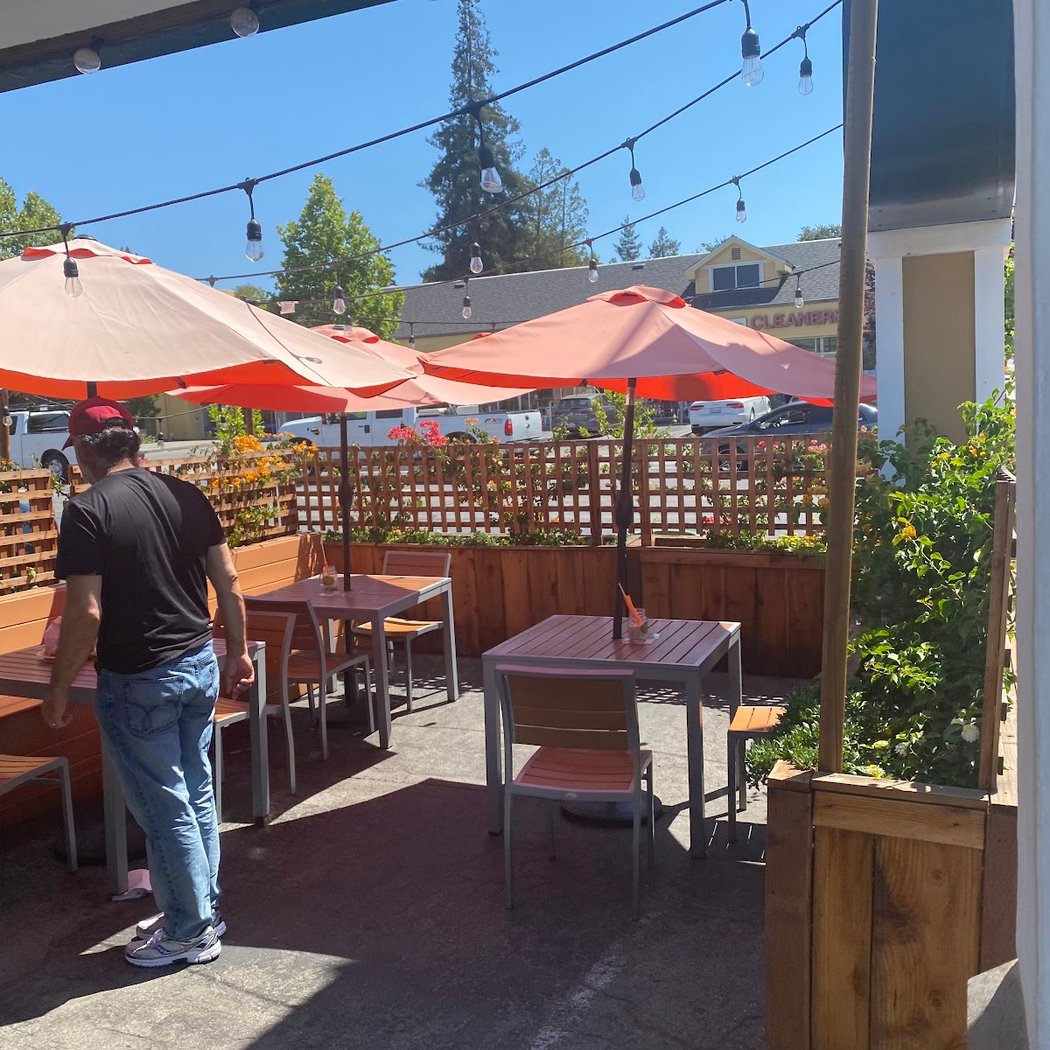 Lulu's on the Alameda 2