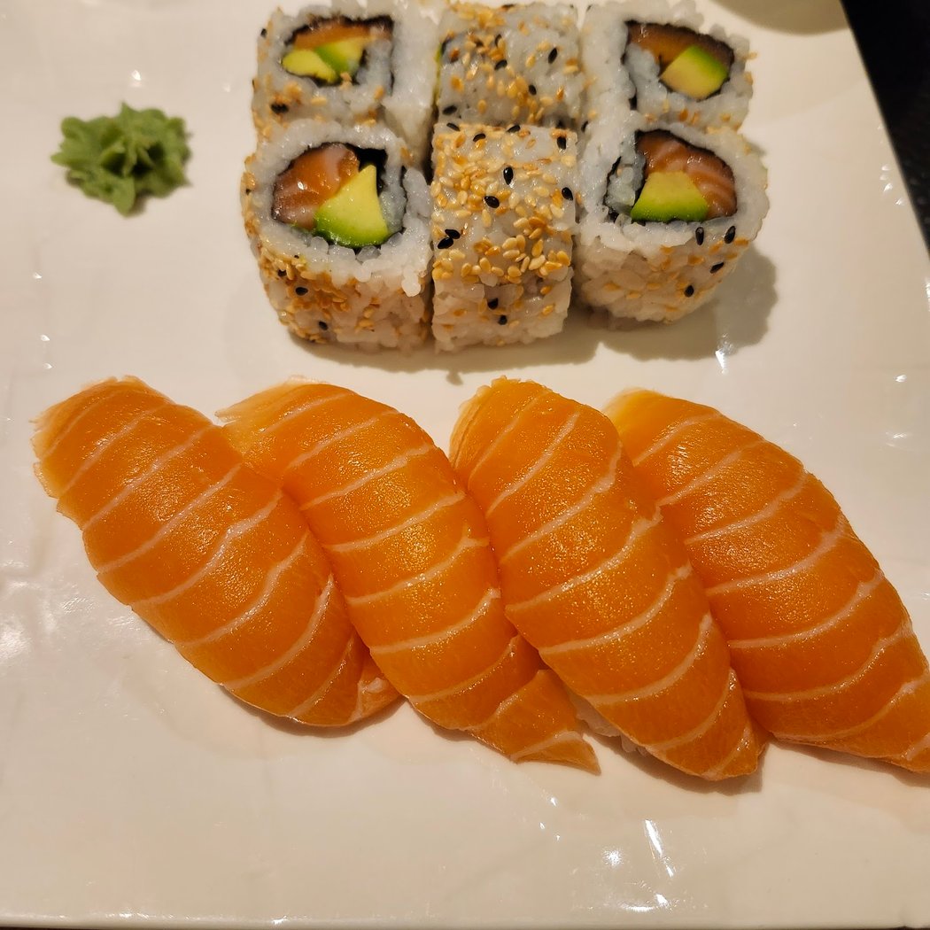 Yaka Sushi. 3