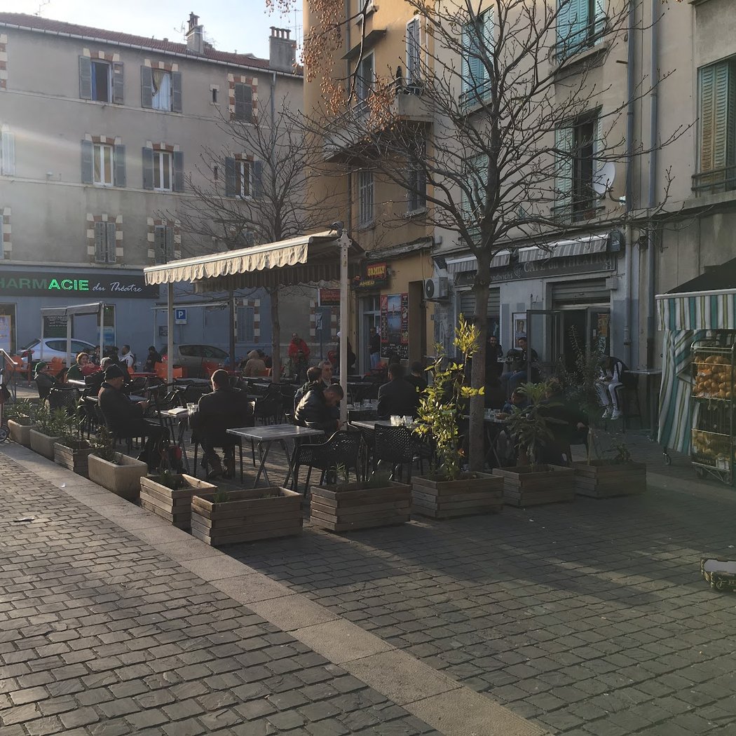 Café du Théatre 2