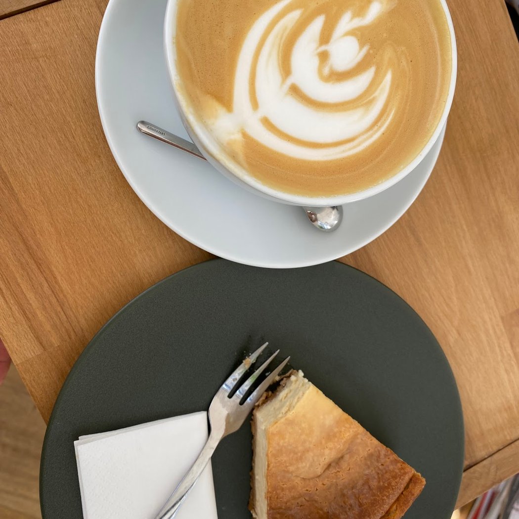 Bleu Coffee Shop 3