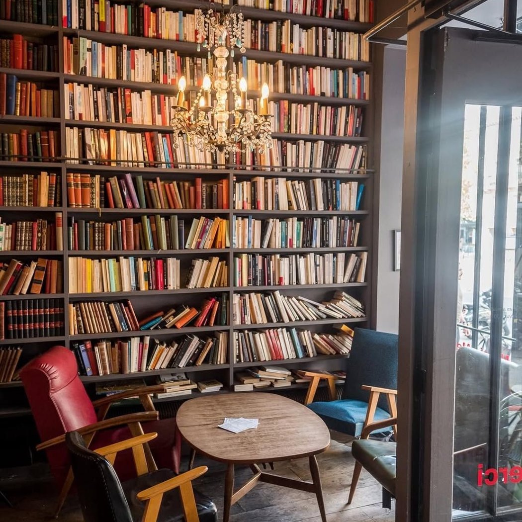 Used-book Café 1