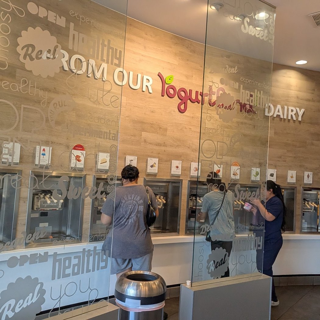 Yogurtland Corona 2
