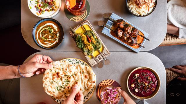 SEEKLO | Indian grill bar Restaurant 3