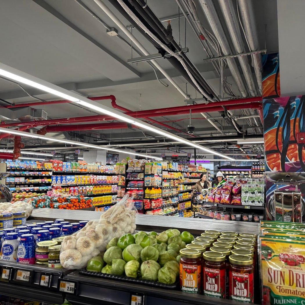 The Fresh Grocer of Fulton St. 3