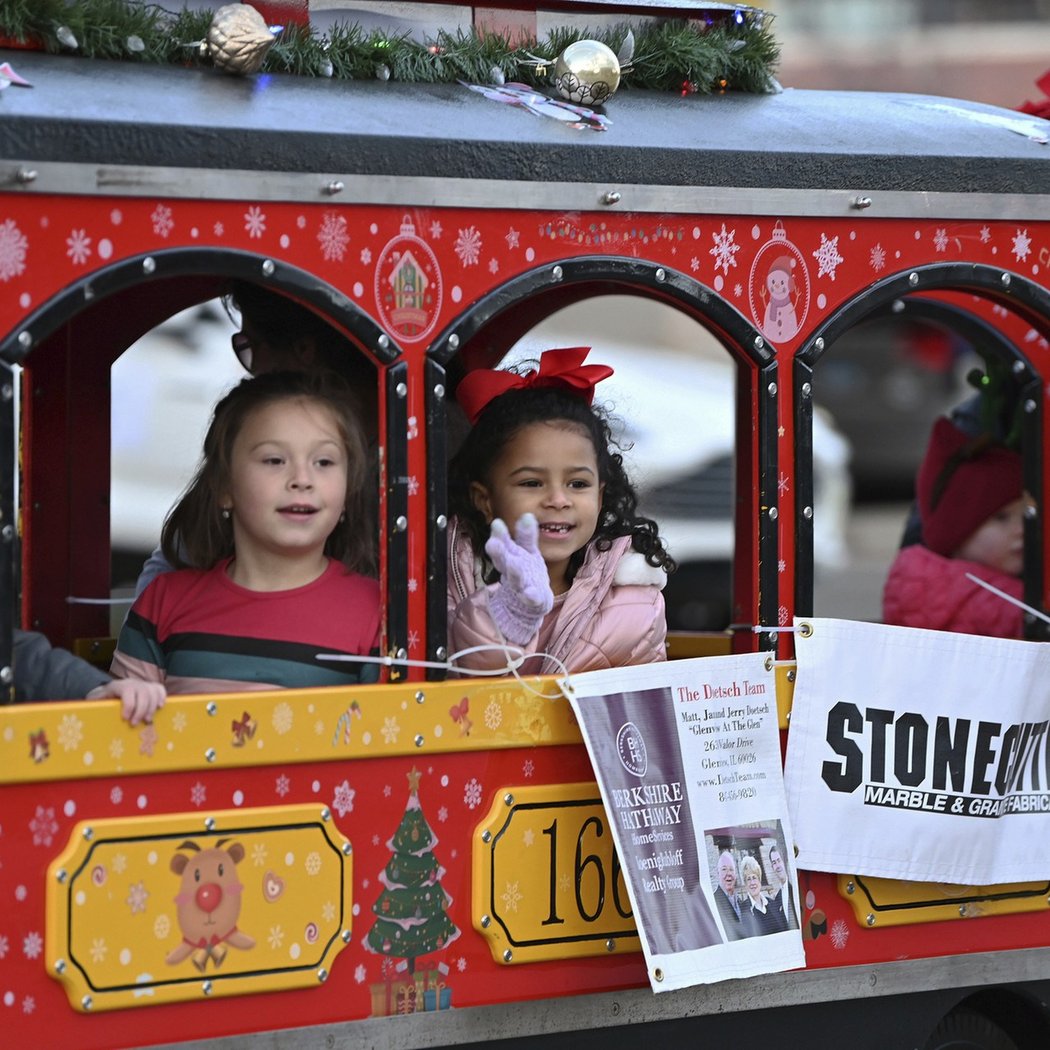Holiday in the Park & Parade