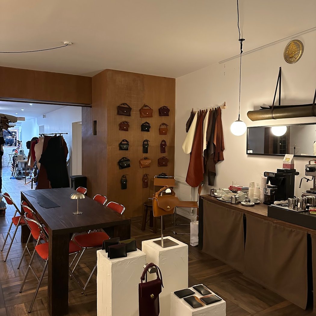 PARAMAZ | Maroquinier - Atelier - Café 3