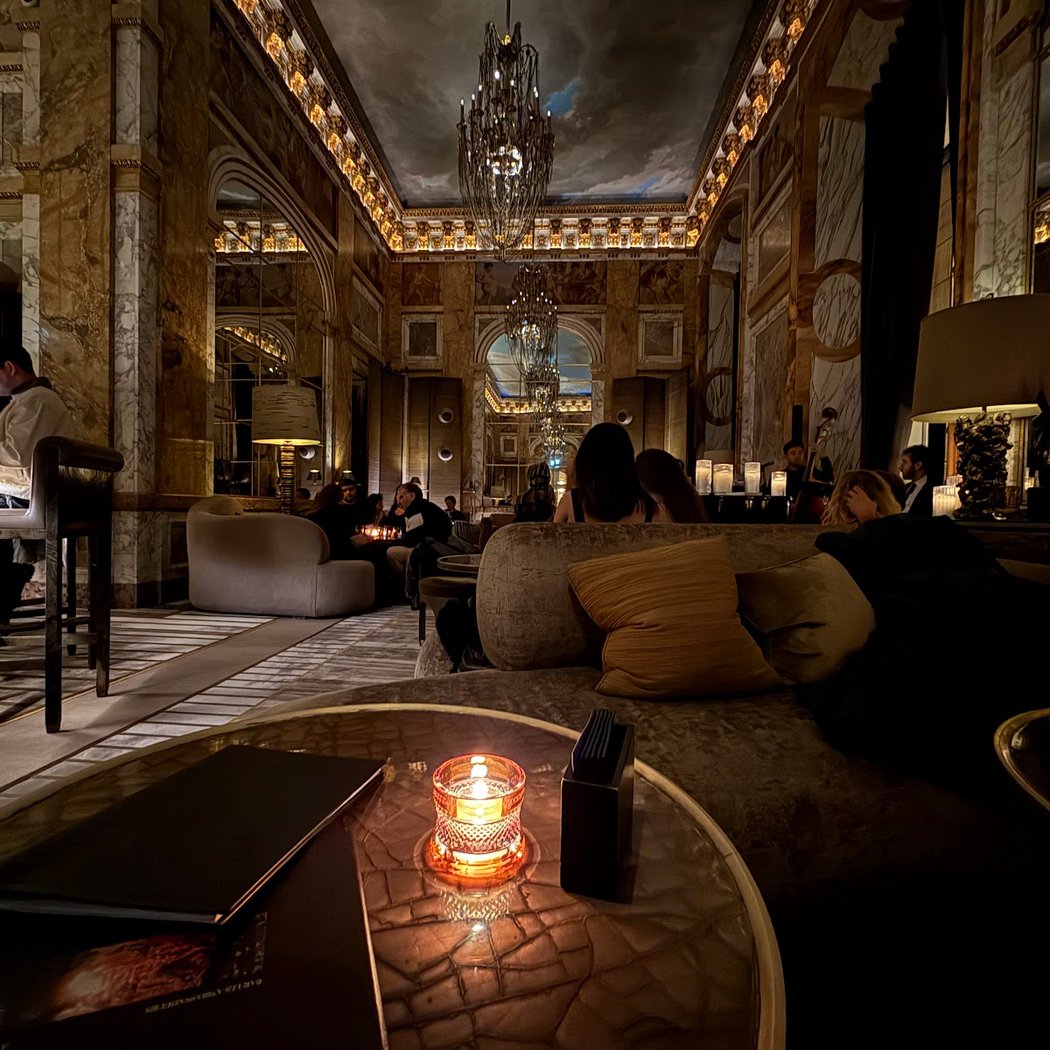 Bar Les Ambassadeurs 2