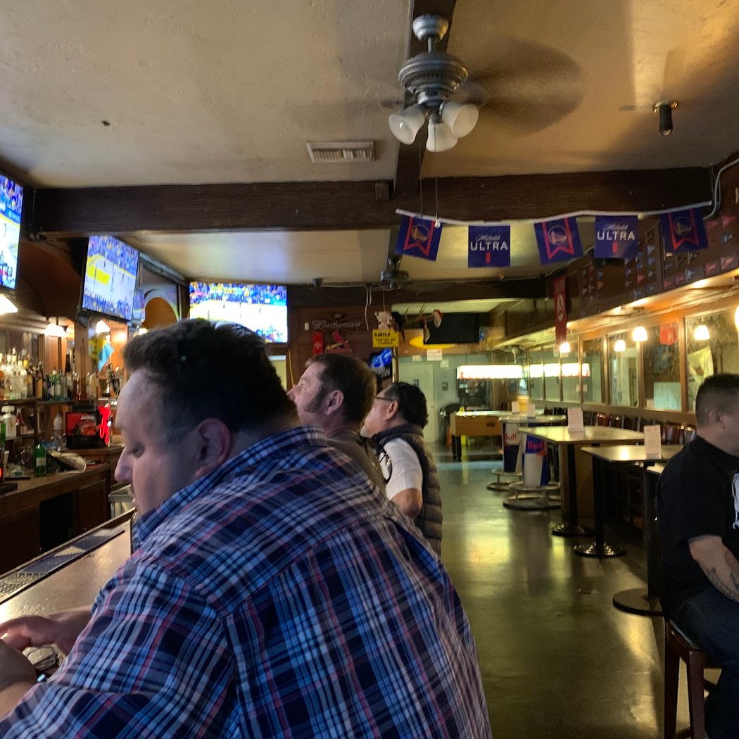 The Doghouse Sports Lounge 3