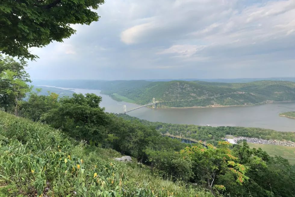 Bear Mountain Bridge scenic lookout 3
