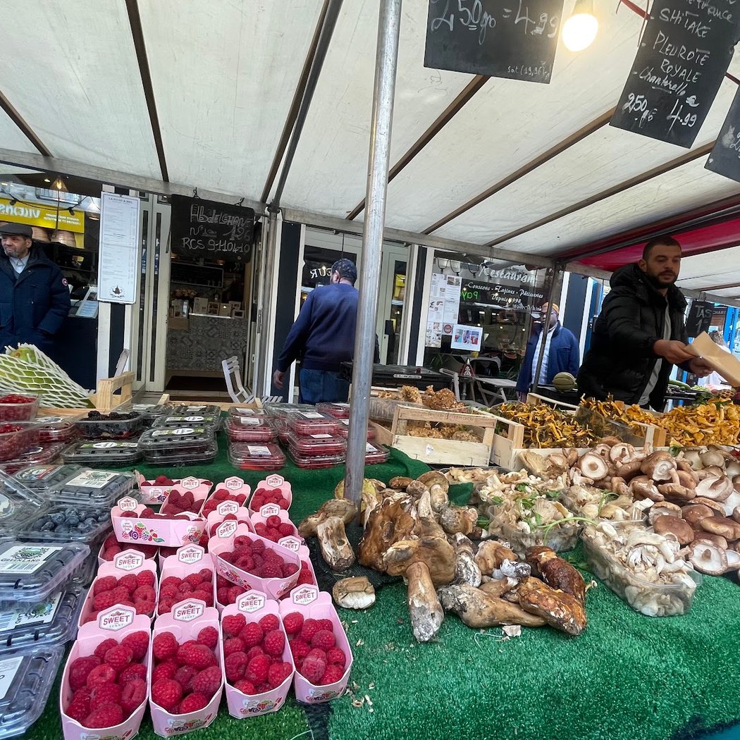 Rue d'Aligre flea market 3