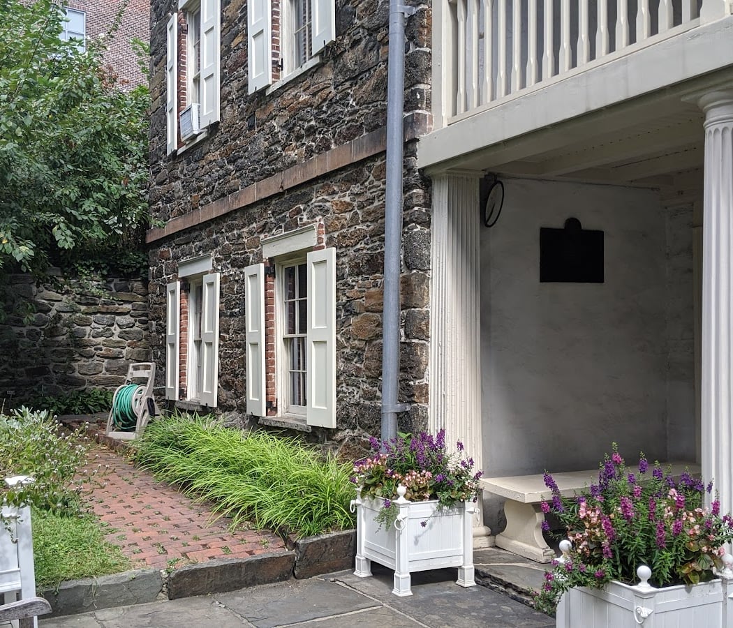 Wining & Dining: Culinary History Tour & Tea Tasting 3